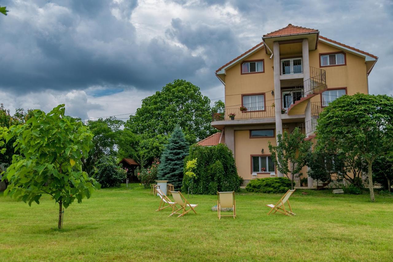 Heaven Garden 2 Mai Hotel Екстериор снимка